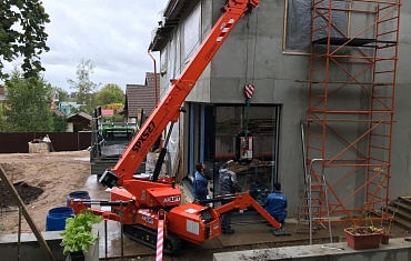 Мини-кран SPX527 и вакуумный захват GS монтаж стеклопакетов  на ограниченном пространстве